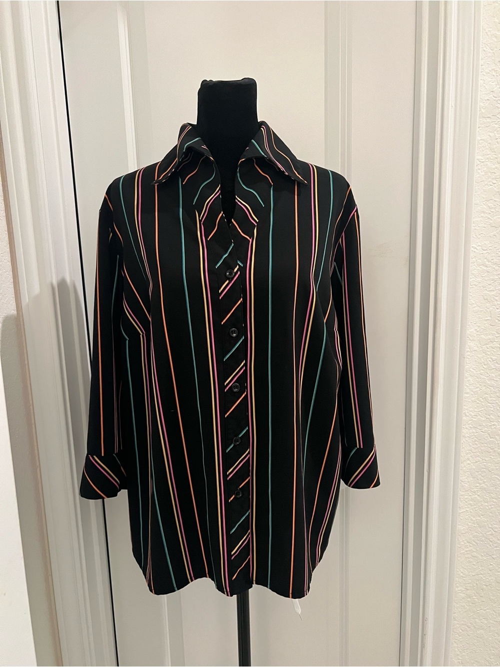 Lauren Lee Woman 1X Black Multicolor Striped Button Front Blouse Top